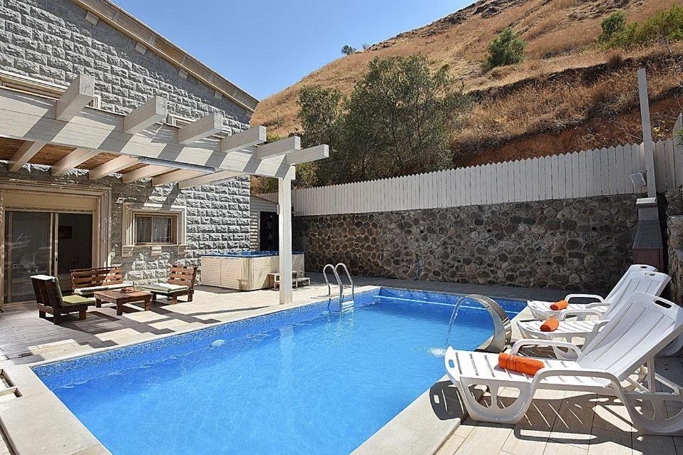 אחוזת חוף כנרת Kinneret Village Тверия Экстерьер фото